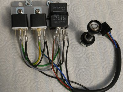 Wiper Delay relays.jpg and 